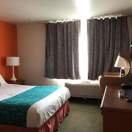 Howard Johnson By Wyndham Salem Exterior foto